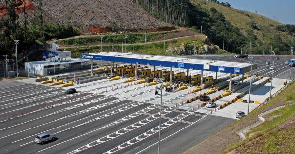 Concessionária Tamoios abre vagas temporárias para Operação Verão 2025/2026. Oportunidades para Agente de Pedágio e Agente de Tráfego I. Saiba como se inscrever!